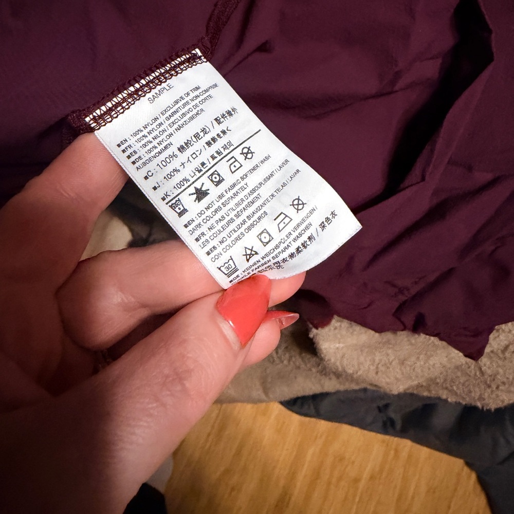 Arc'teryx Women's maroon rain Jacket - Picture 6 of 7